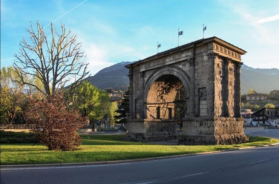 Appartamento Argento Aosta Bagian luar foto